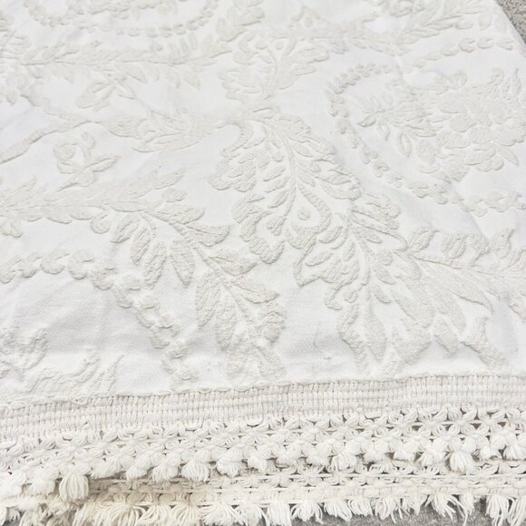 La Rochelle Collection Bedspread Ivory Chenille Matelasse 108x115 - Picture 4 of 9